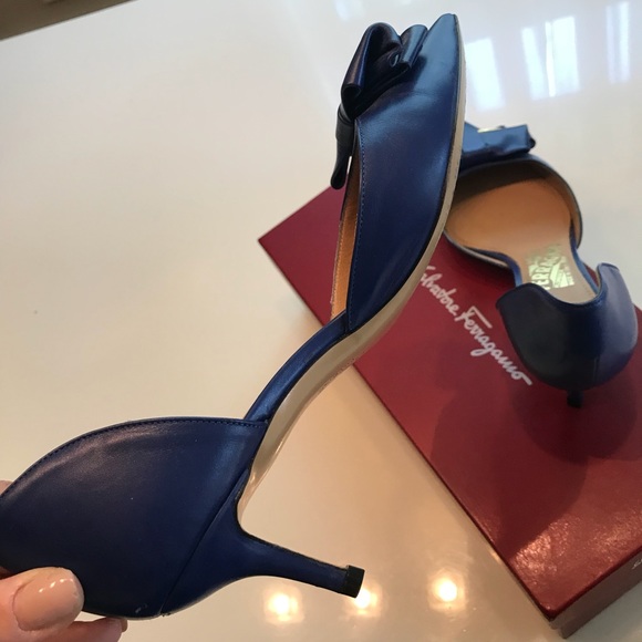 Ferragamo heels 100% authentic - Picture 4 of 5